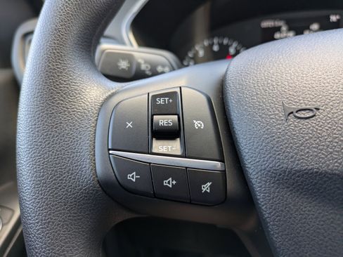 Used 2022 Ford Escape S image 18