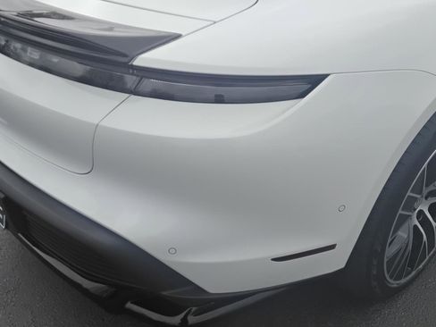 Used 2020 Porsche Taycan 4S image 9