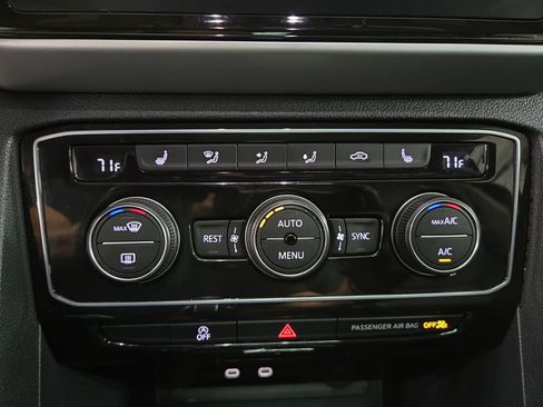 Used 2023 Volkswagen Atlas SE w/ Panoramic Sunroof Package AWD/4WD image 29