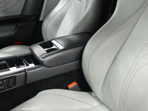 Used 2016 Aston Martin V8 Vantage S RWD image 18