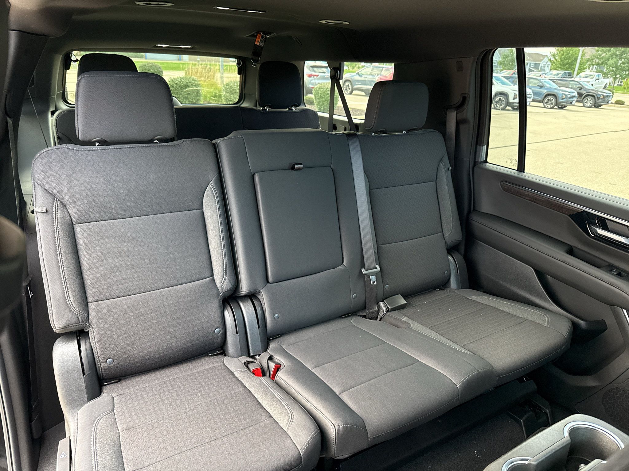 New 2026 Chevrolet Suburban LS w/ Max Trailering Package AWD/4WD image 39
