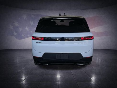 Used 2024 Land Rover Range Rover Sport SE image 4