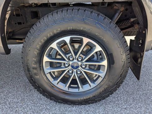 Used 2018 Ford F150 XLT w/ Equipment Group 302A Luxury AWD/4WD image 15