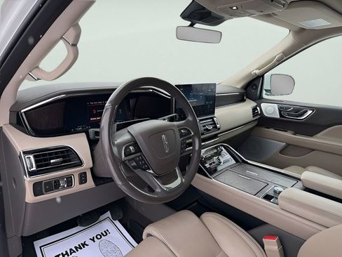 Used 2022 Lincoln Navigator Reserve image 23