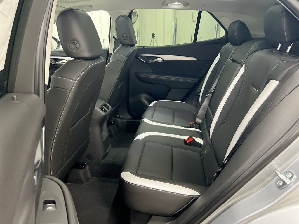 Used 2025 Buick Envision Sport Touring AWD/4WD image 24