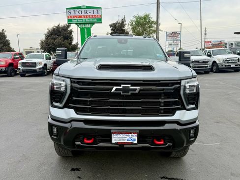 Used 2025 Chevrolet Silverado 2500 LT w/ Trail Boss Package AWD/4WD image 8