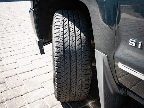 Used 2018 Chevrolet Silverado 1500 LTZ Z71 w/ LTZ Plus Package image 38