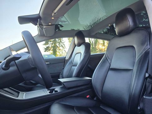 Used 2023 Tesla Model 3 Standard Range image 21