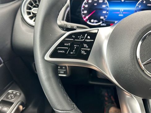 Certified 2025 Mercedes-Benz GLB 250 image 11