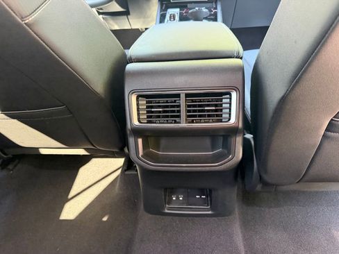 Used 2026 Volkswagen Atlas Cross Sport SE image 29