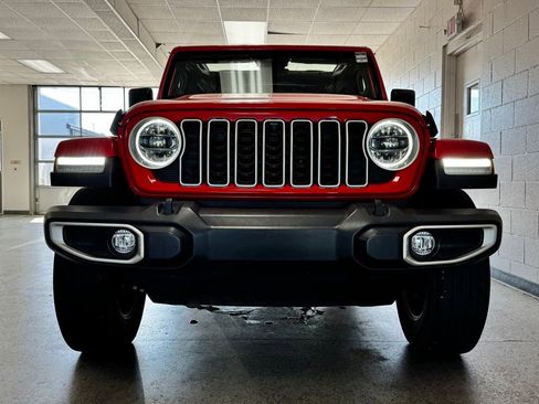 Used 2024 Jeep Wrangler Sahara w/ Technology Group image 4