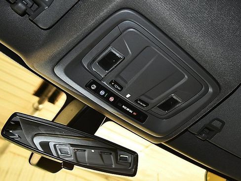 Used 2021 Chevrolet Silverado 1500 LT image 26