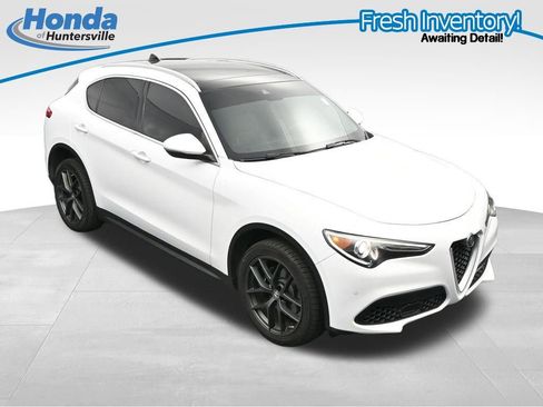 Used 2018 Alfa Romeo Stelvio AWD image 30