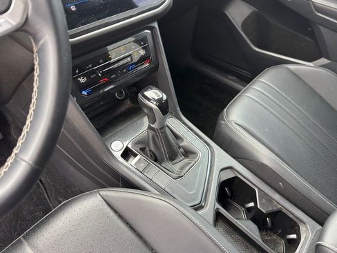 Used 2023 Volkswagen Tiguan SE image 13