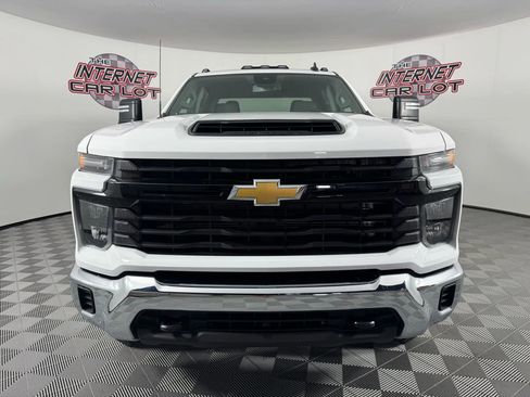 Used 2024 Chevrolet Silverado 3500 W/T w/ WT Convenience Package image 2