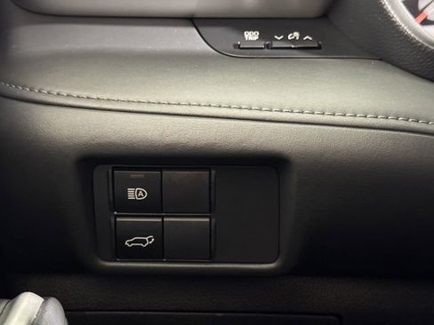 Used 2022 Toyota Highlander LE AWD/4WD image 37