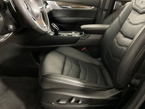Used 2024 Cadillac XT6 Sport w/ Platinum Package AWD/4WD image 26