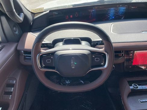 New 2026 Lincoln Navigator Reserve AWD/4WD image 15