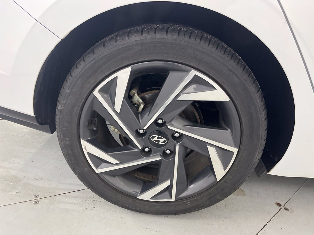 Used 2024 Hyundai Elantra Limited FWD image 16