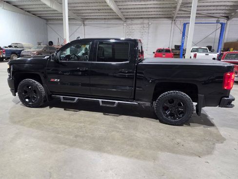 Used 2018 Chevrolet Silverado 1500 LTZ Z71 w/ LTZ Plus Package AWD/4WD image 6