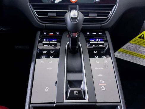 New 2026 Porsche Macan AWD/4WD image 21