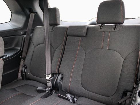 Used 2025 Honda Pilot Sport image 19