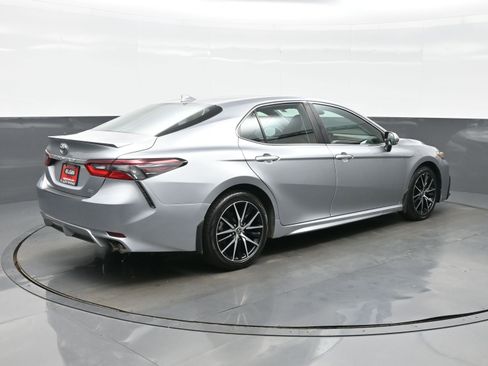 Used 2024 Toyota Camry SE FWD image 6