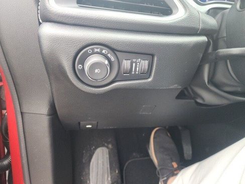 New 2026 Chrysler Pacifica Limited image 17