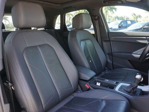 Used 2020 Audi Q3 2.0T Premium w/ Convenience Package AWD/4WD image 2