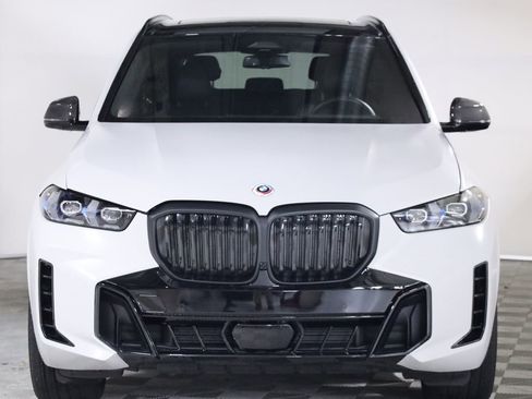 Used 2025 BMW X5 xDrive40i w/ M Sport Package AWD/4WD image 2