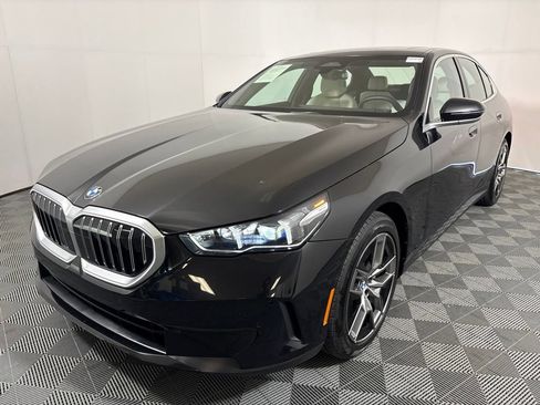 Certified 2026 BMW 530i RWD image 2