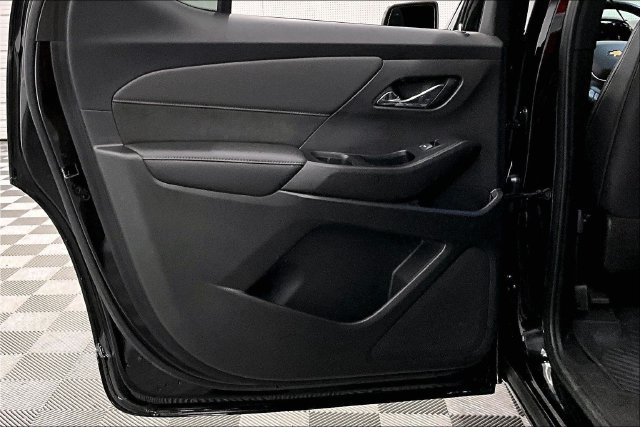 Used 2023 Chevrolet Traverse High Country FWD image 22