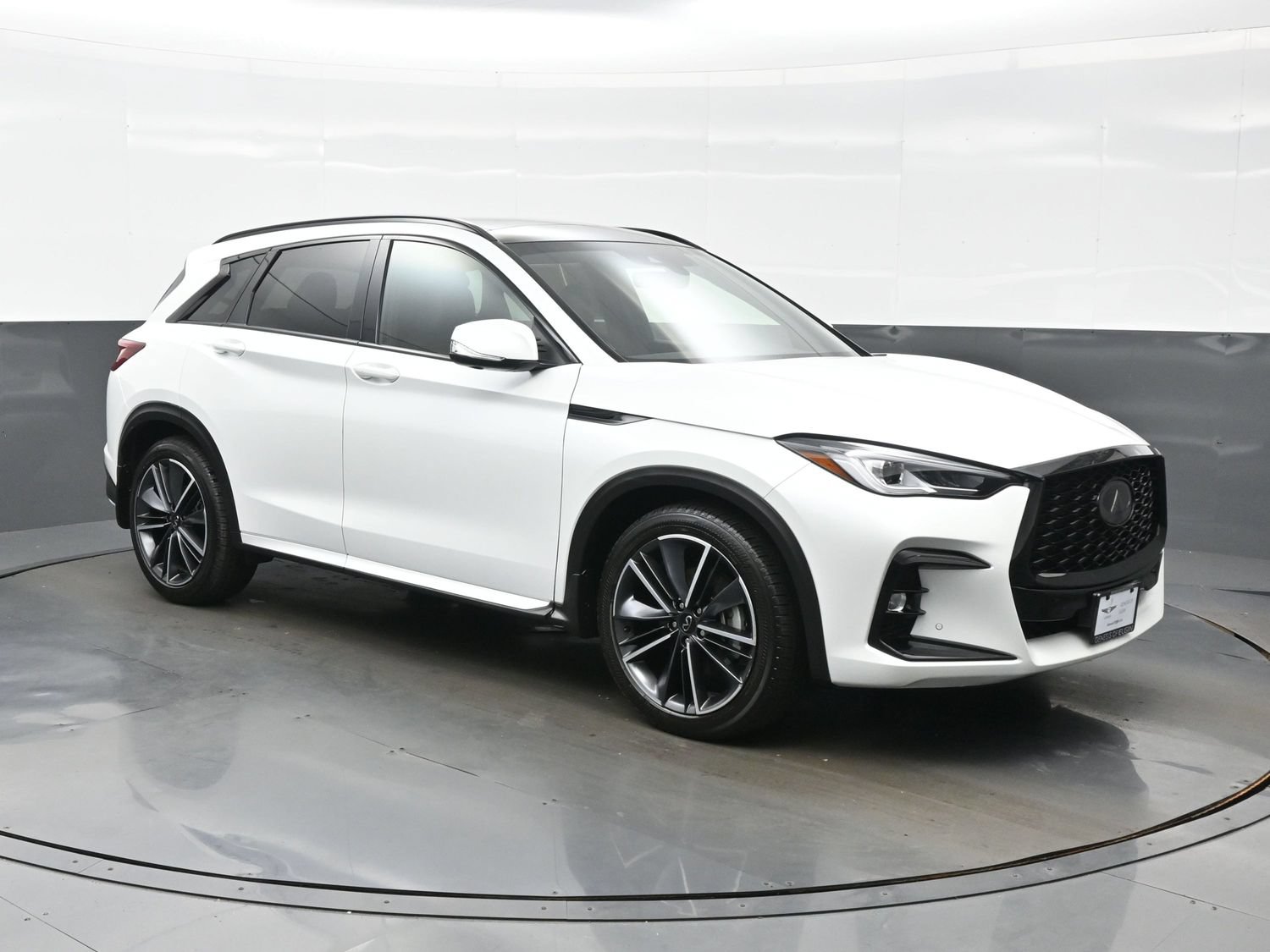 Used 2023 INFINITI QX50 Sport AWD/4WD image 8
