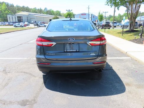 Used 2020 Ford Fusion SE FWD image 6
