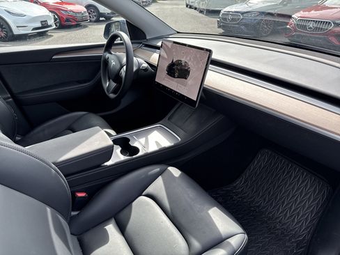 Used 2023 Tesla Model Y Long Range AWD/4WD image 14