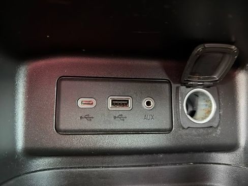 Used 2021 Chevrolet Equinox LT FWD image 17