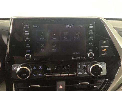 Certified 2021 Toyota Highlander XLE image 16