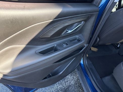 Used 2022 GMC Terrain SLE w/ Driver Convenience Package image 29