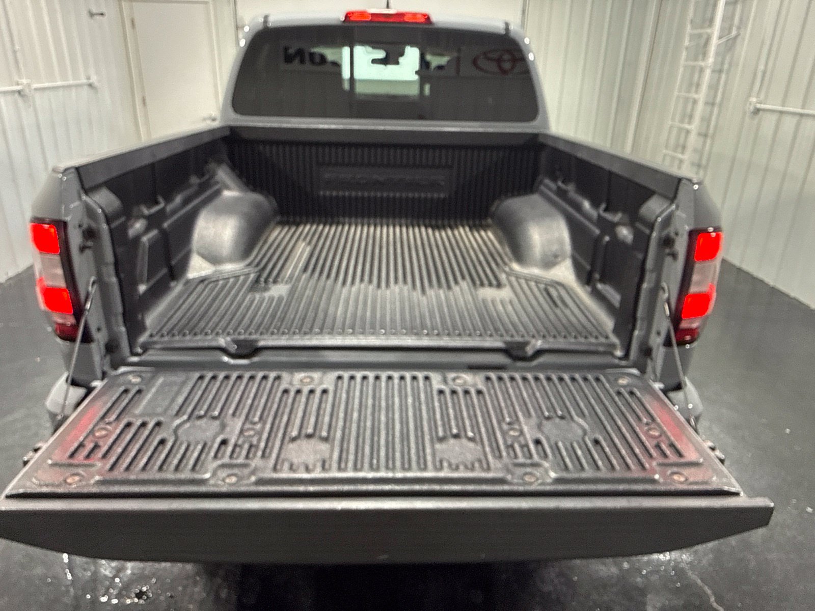 Used 2022 Nissan Frontier PRO-4X w/ Off-Road Protection Package AWD/4WD image 49