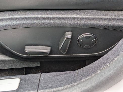 Used 2020 Lincoln MKZ Reserve FWD image 26