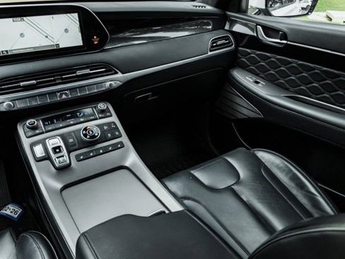 Used 2021 Hyundai Palisade Calligraphy image 25