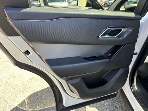 Used 2020 Land Rover Range Rover Velar R-Dynamic S AWD/4WD image 19