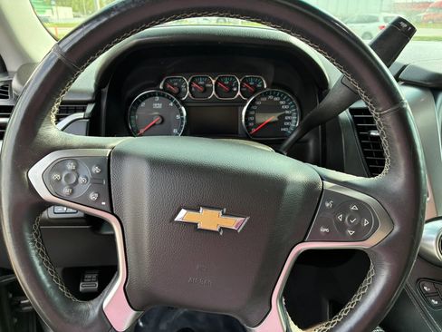Used 2017 Chevrolet Suburban Premier AWD/4WD image 12
