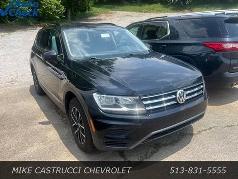 Used 2021 Volkswagen Tiguan SE w/ Panoramic Sunroof Package AWD/4WD image 2