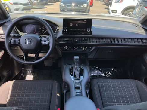 Used 2025 Honda HR-V Sport image 15