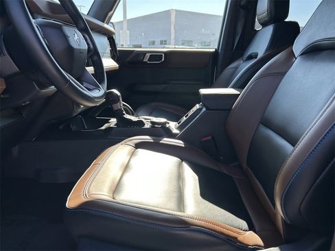 Used 2024 Ford Bronco Outer Banks image 14