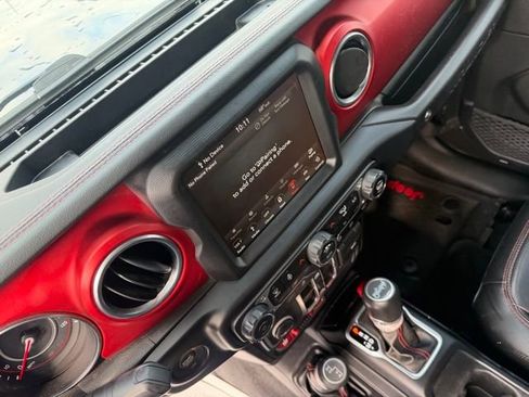 Used 2019 Jeep Wrangler Unlimited Rubicon w/ Advanced Safety Group AWD/4WD image 22