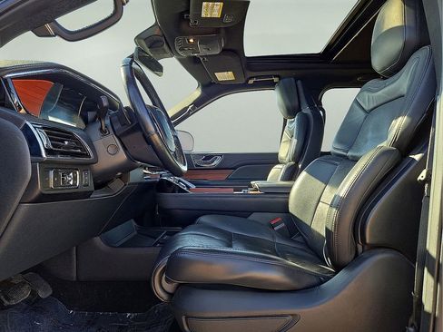 Used 2024 Lincoln Navigator Reserve image 22