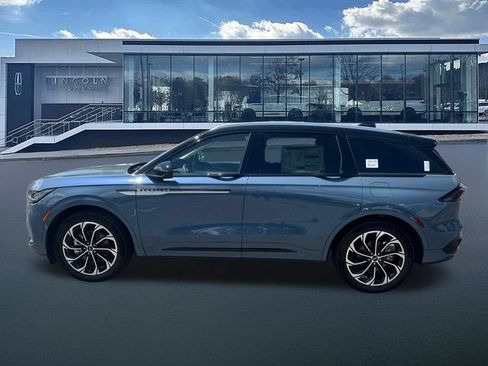 New 2026 Lincoln Nautilus Reserve AWD/4WD image 4