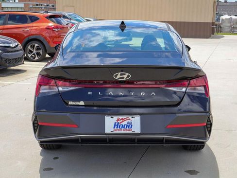 New 2026 Hyundai Elantra SEL Sport FWD image 25